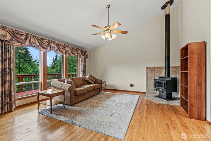 Property Photo: 598 Carnine Place WA 98611