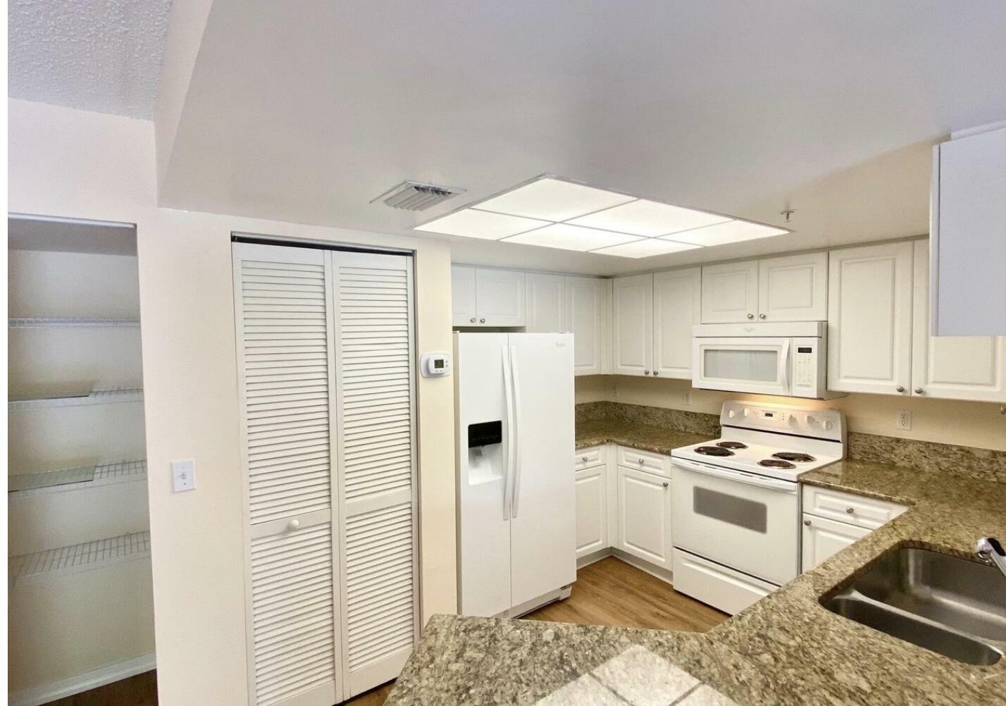Property Photo: 800 Crestwood 806 Court S 806 FL 33411