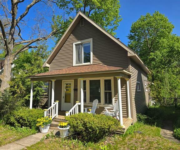 314 W Ninth Street  Traverse City MI 49684 photo