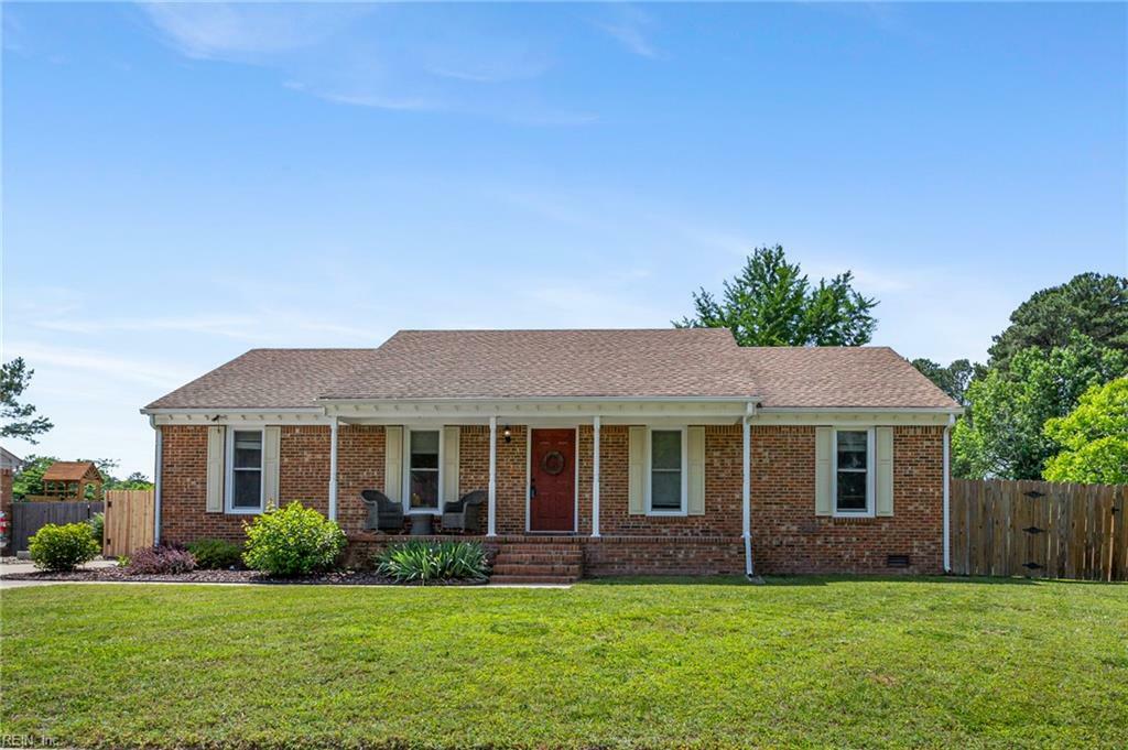 Property Photo: 814 Bellingham Dr VA 23322