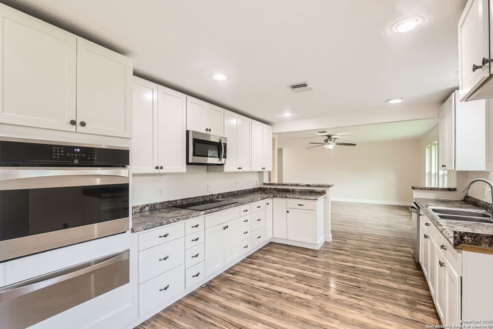 9160 Aqua Dr  Boerne TX 78006 photo