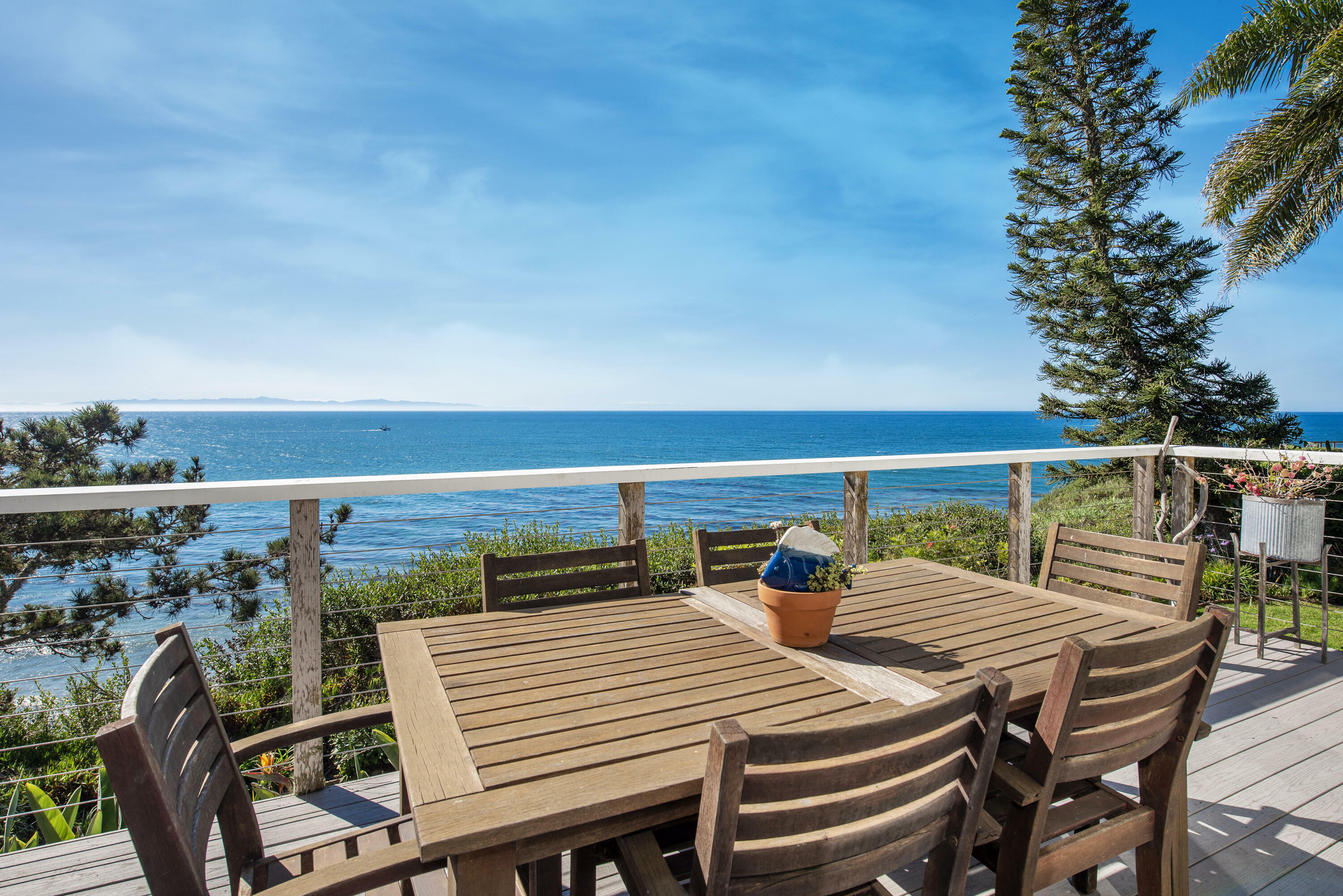 Property Photo: 2101 Edgewater Way CA 93109