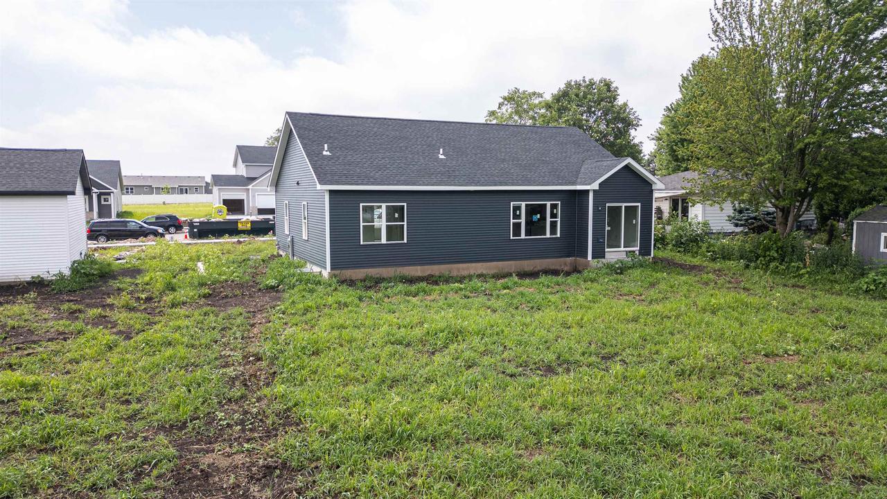 Property Photo:  58 East Evergreen Lane  WI 53563 