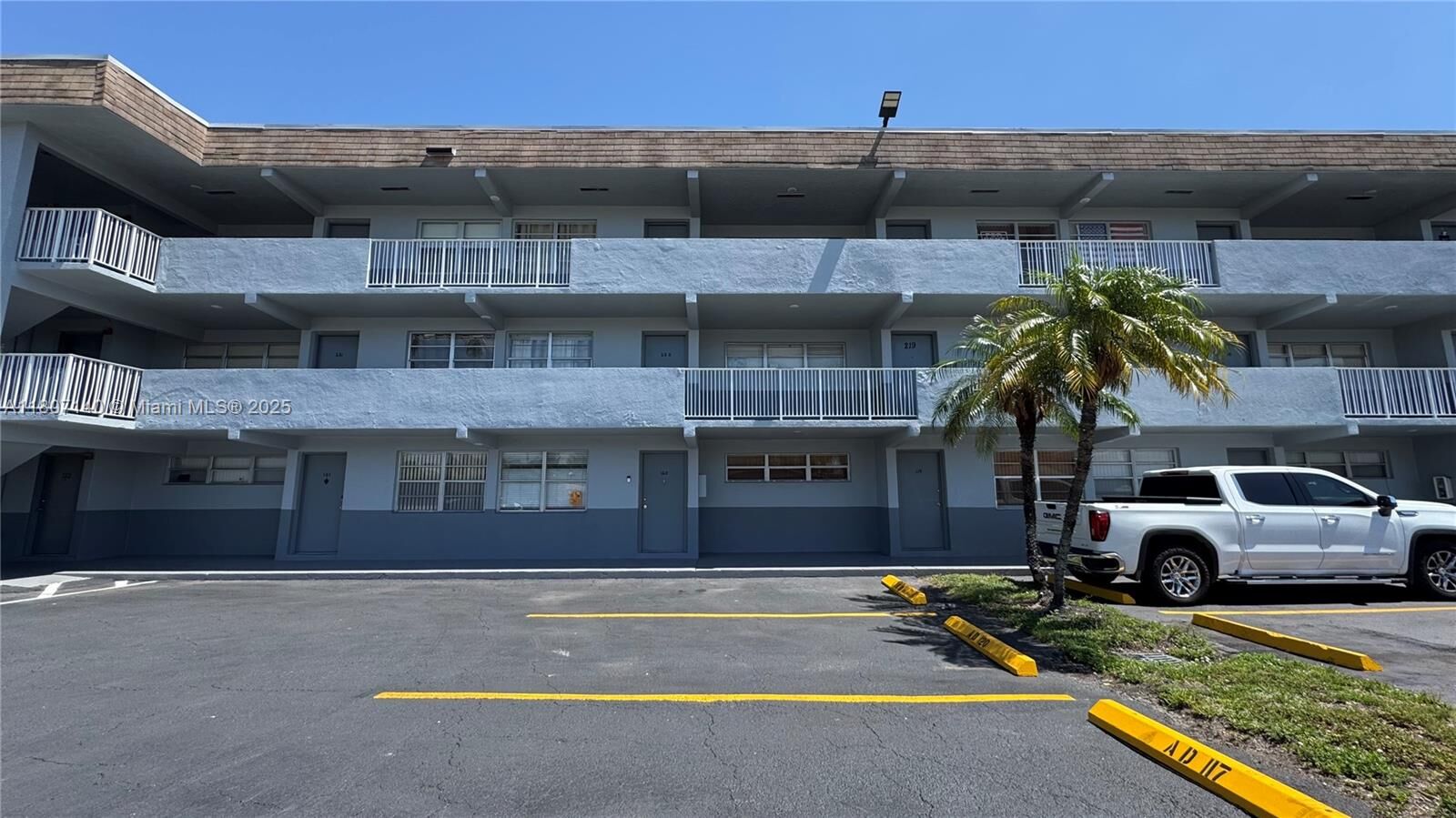 Property Photo:  11195 SW 1st St 319  FL 33174 