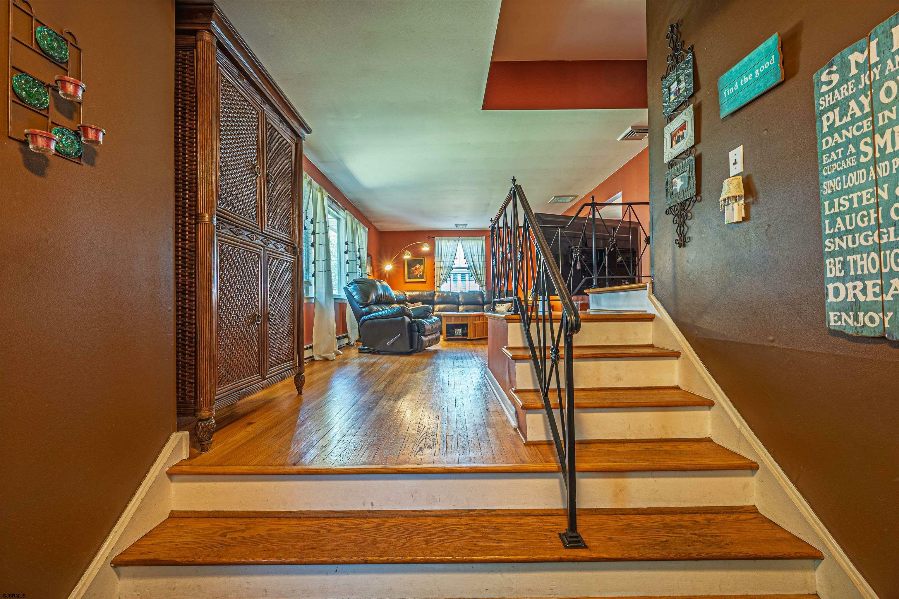 Property Photo:  6 Holly Dr  NJ 08225 