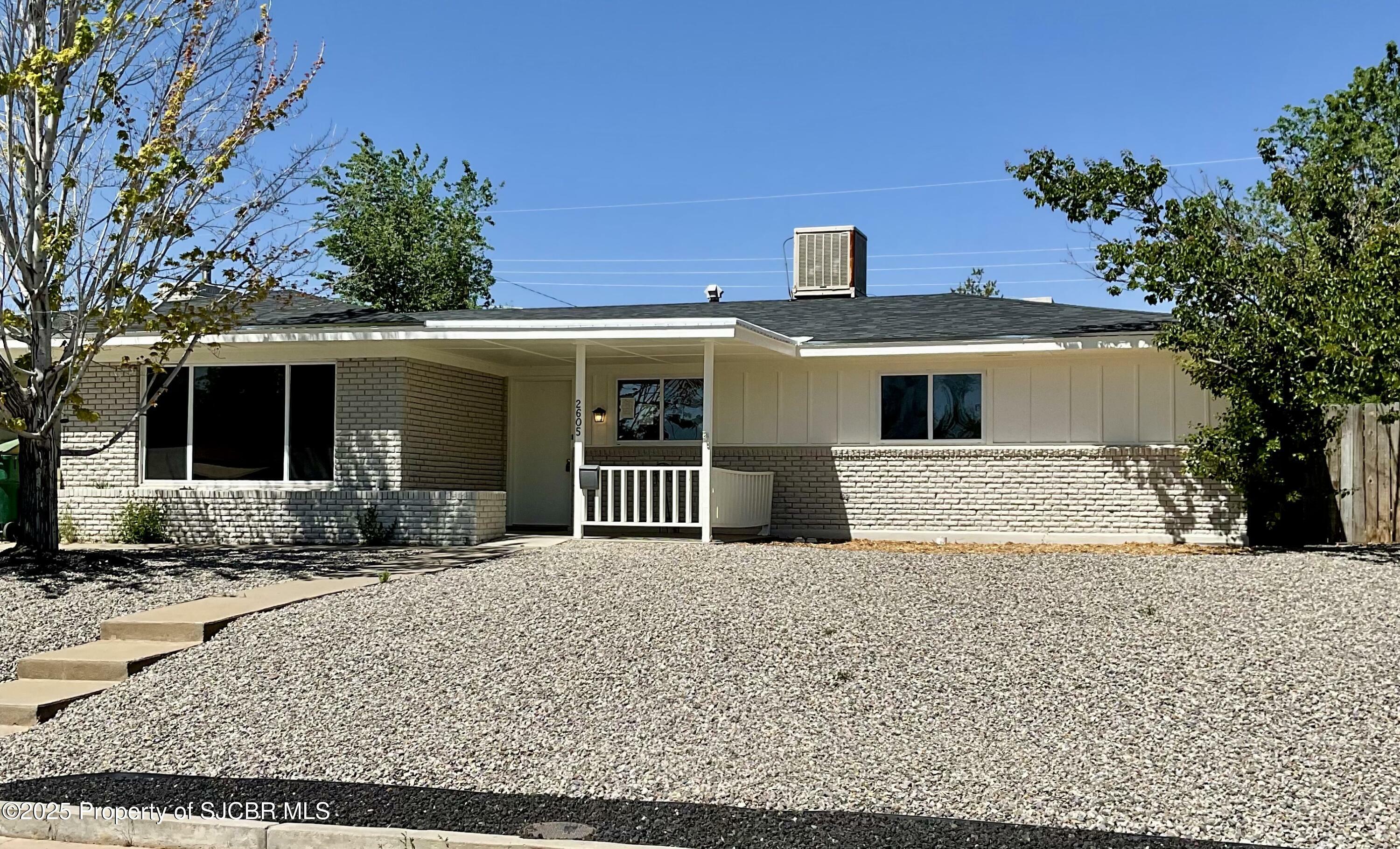 Property Photo: 2605 Ridgecrest Drive NM 87401