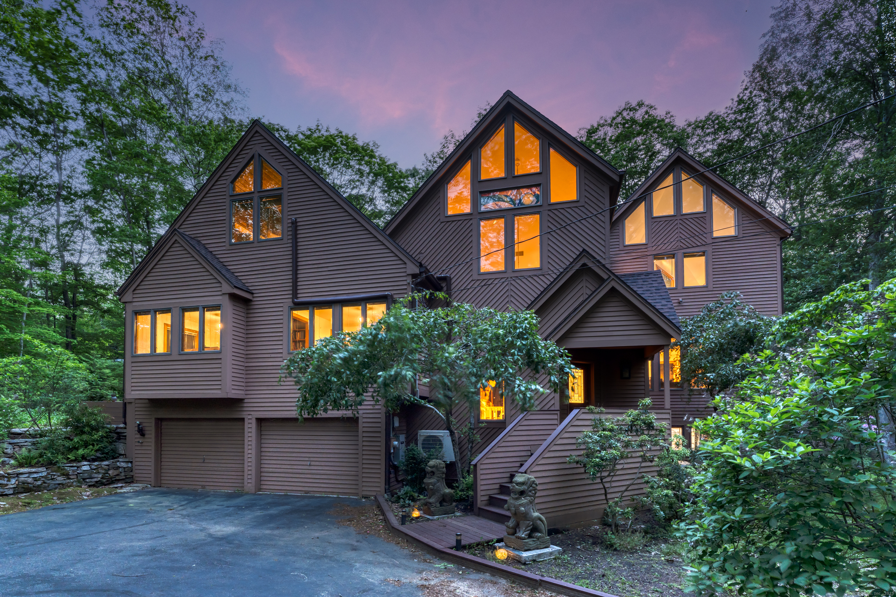 Property Photo: 522 Peddlers Road CT 06437