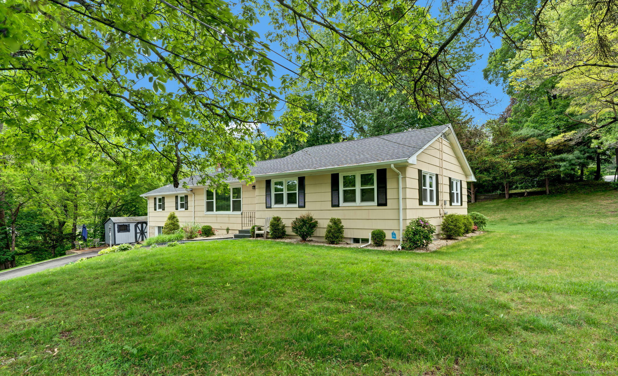 Property Photo: 207 Jepson Lane CT 06451