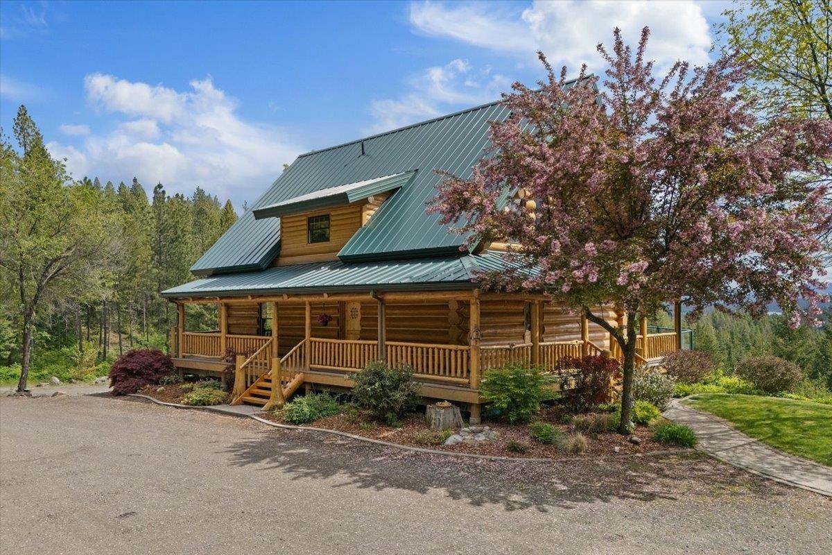 Property Photo: 18109 N Harvard Ln WA 99025