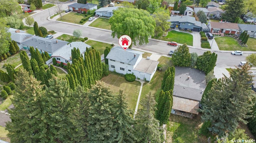 Property Photo:  14 Porteous Crescent  SK S7J 2S8 