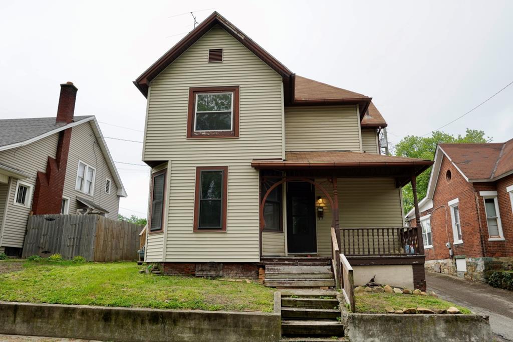 Property Photo: 75 7th St OH 45601
