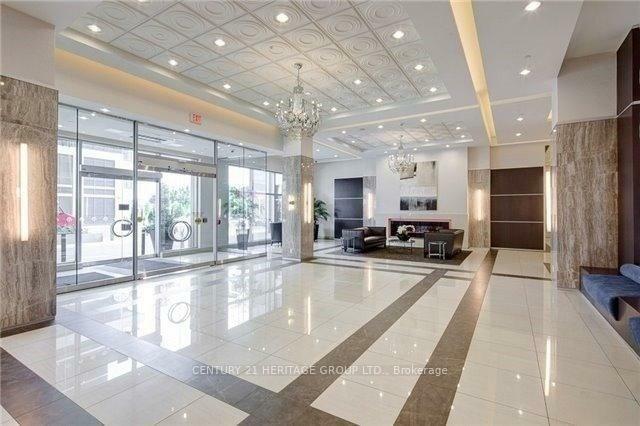 Property Photo:  7167 Yonge Street 721  ON L3T 0E1 