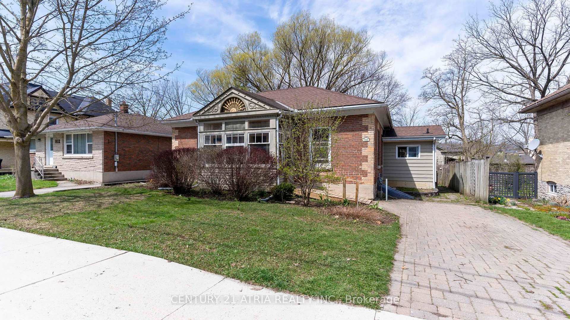 Property Photo: 130 Wellington Street S ON N4X 1A6