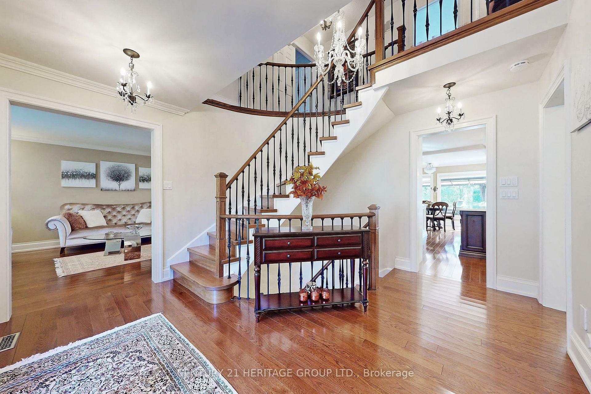 Property Photo: 8 Petch Crescent ON L4G 5N7