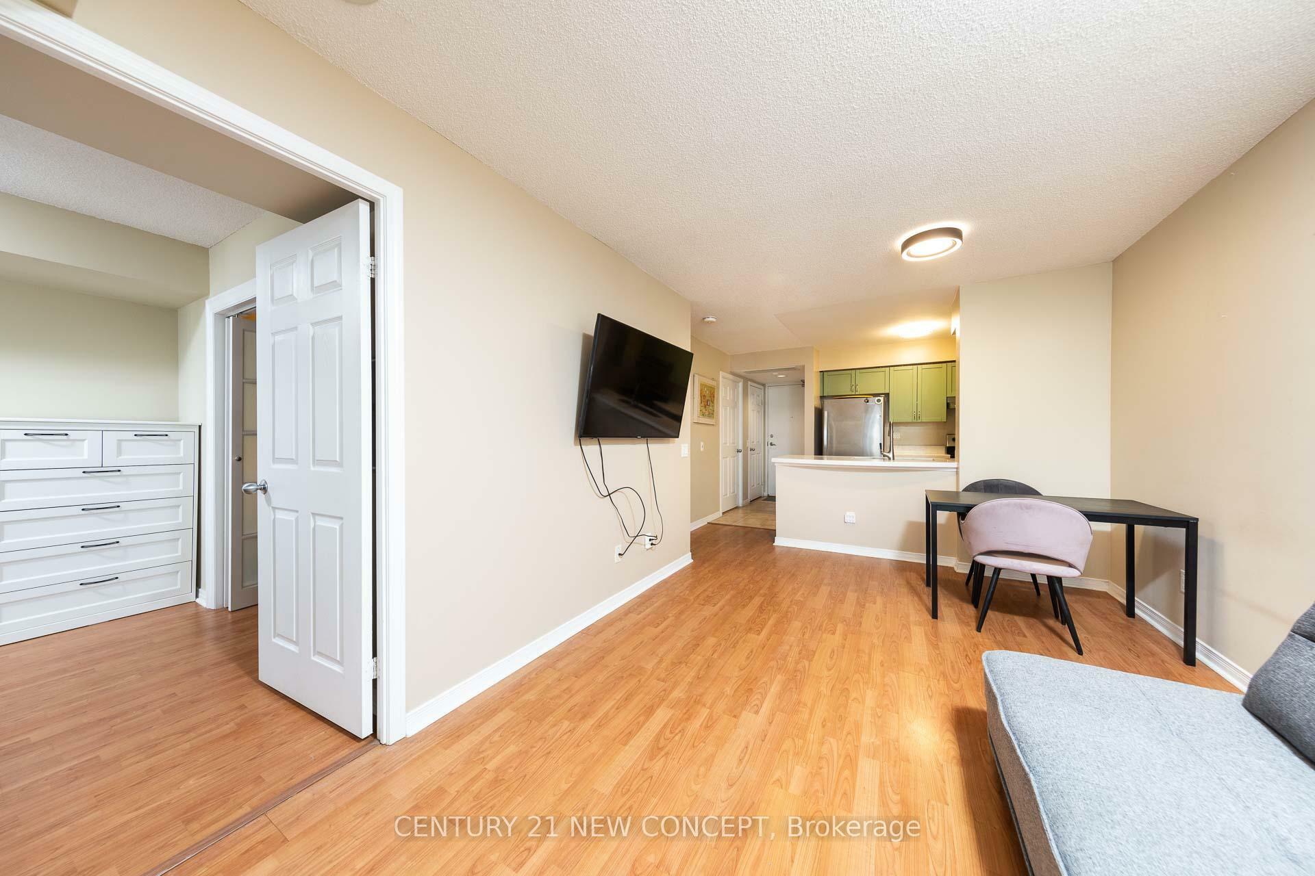 Property Photo: 155 Beecroft Road 1112 ON M2N 7C6