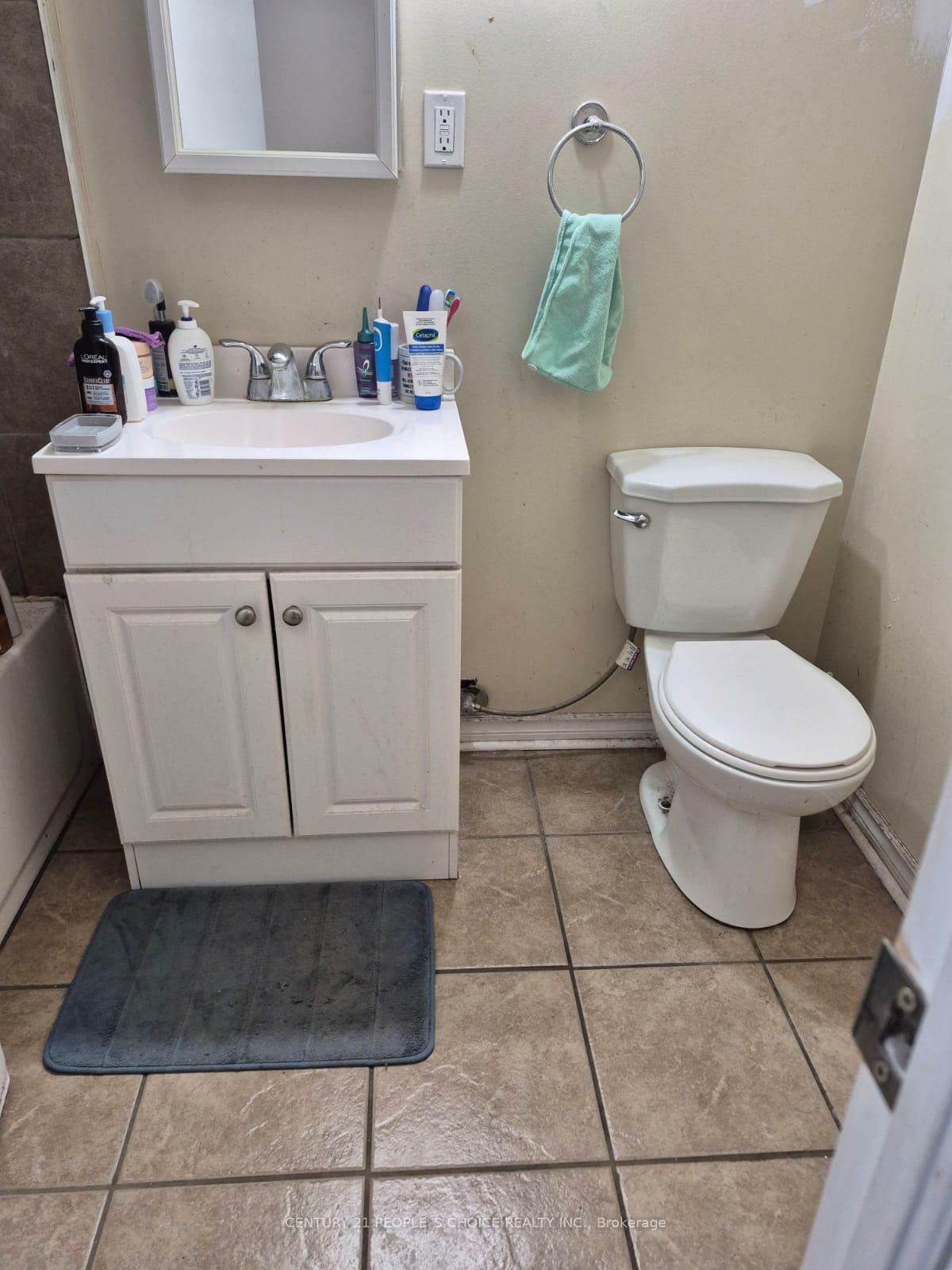 Property Photo:  183 Burbank Crescent  ON L9W 3H7 