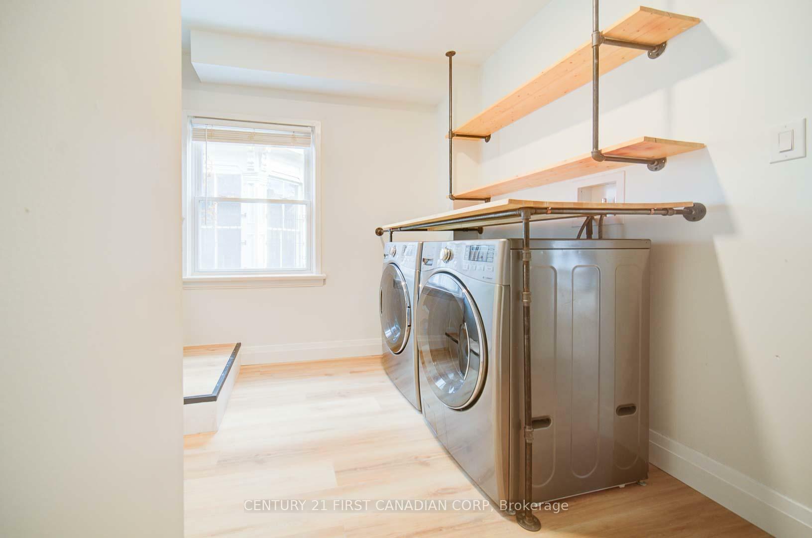 Photo de la propriété: 581 Talbot Street 2 ON N6A 2T2