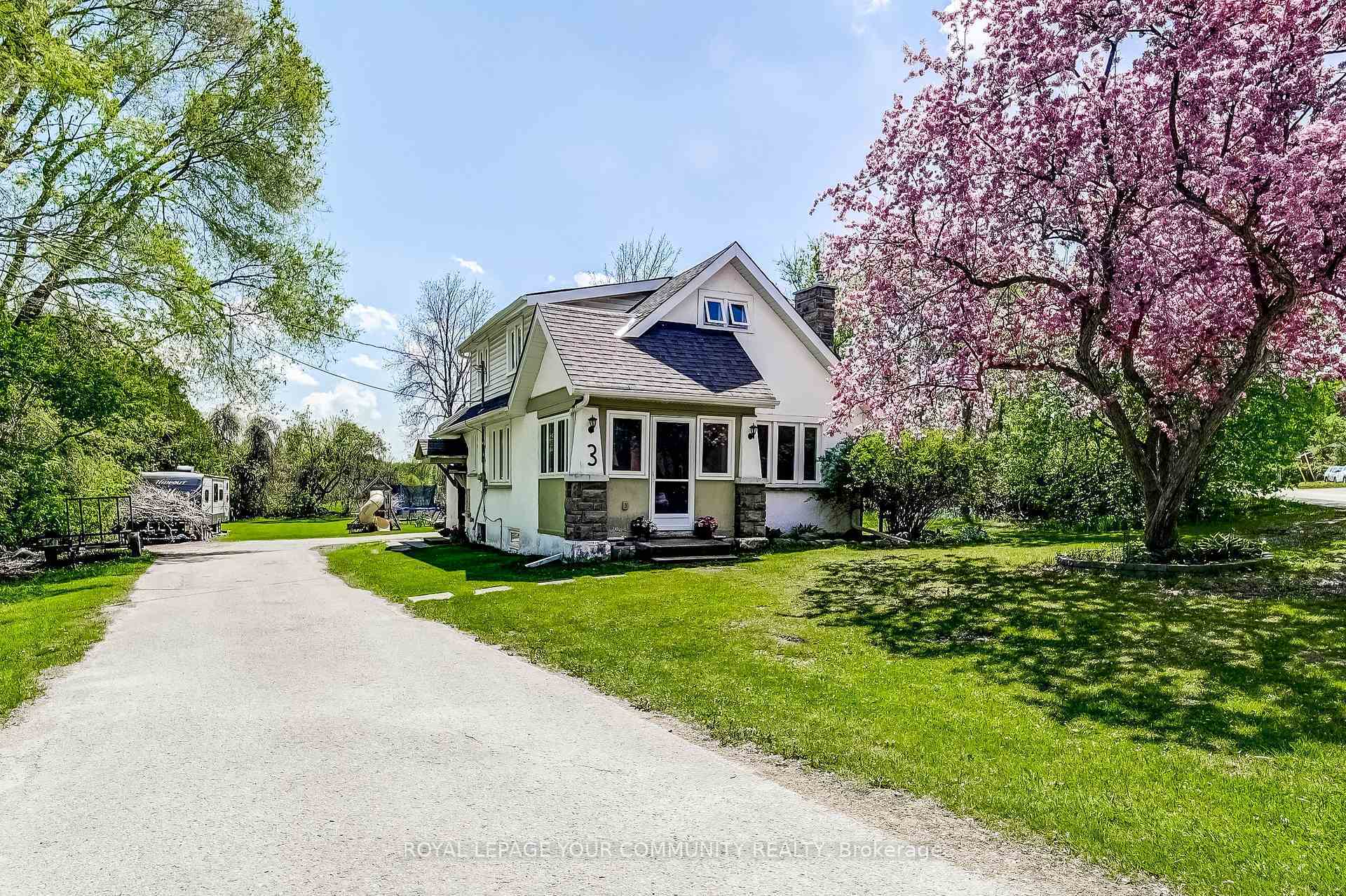 Property Photo: 3 Catering Road ON L0E 1R0
