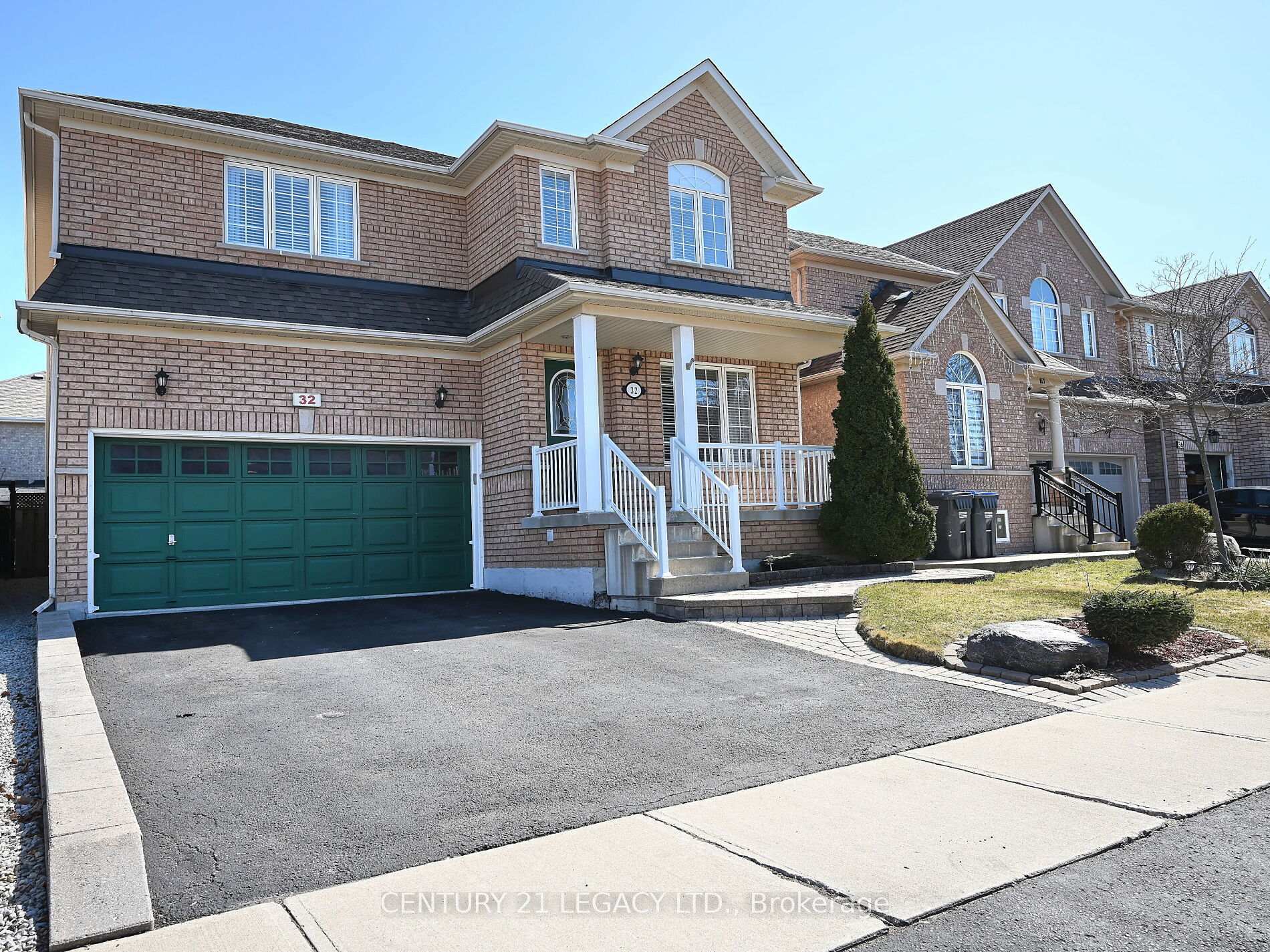 Property Photo: 32 Bluewater Crescent ON L7A 2H1