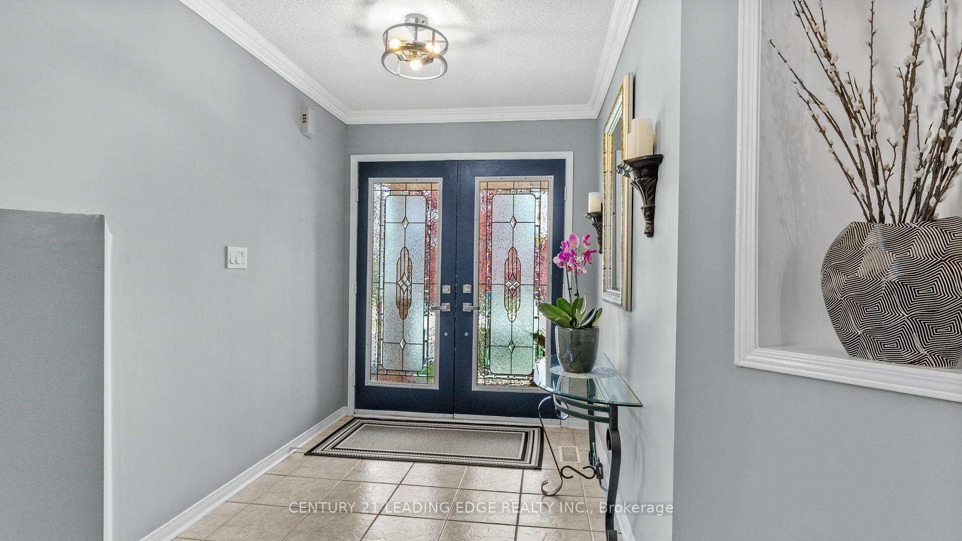 Property Photo: 3335 Laburnum Crescent ON L5N 7M2