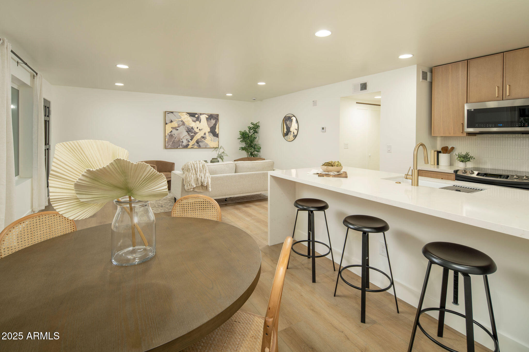 Property Photo: 628 N Hobson -- AZ 85203