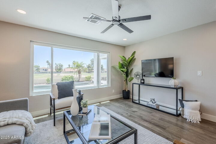Property Photo: 7535 W Kimberly Way AZ 85308