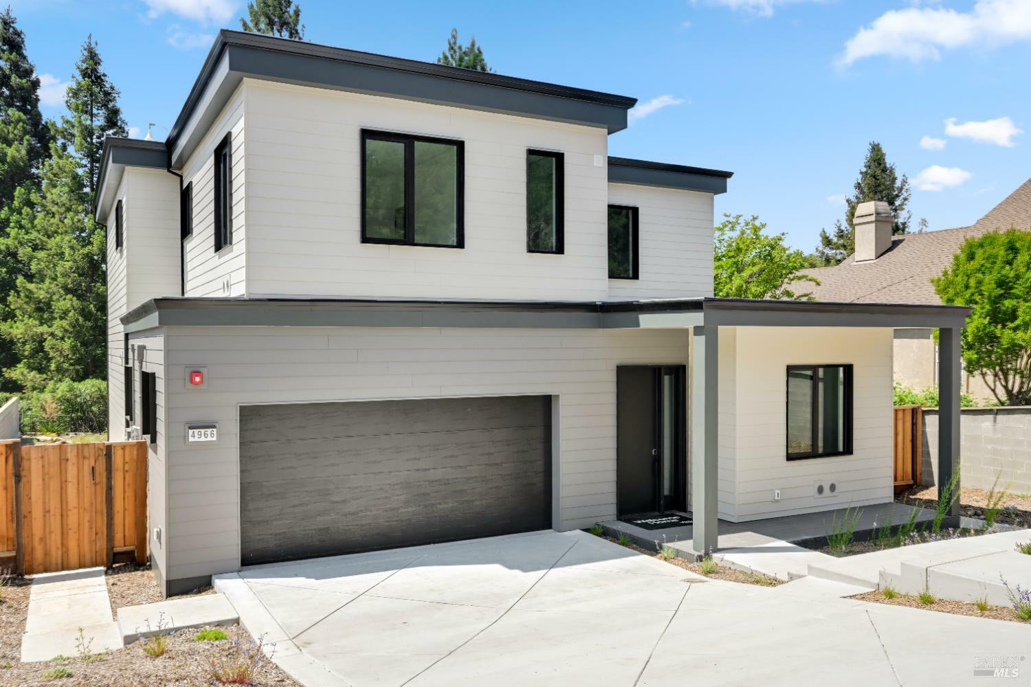 Property Photo: 3720 Stanhope Court CA 95404