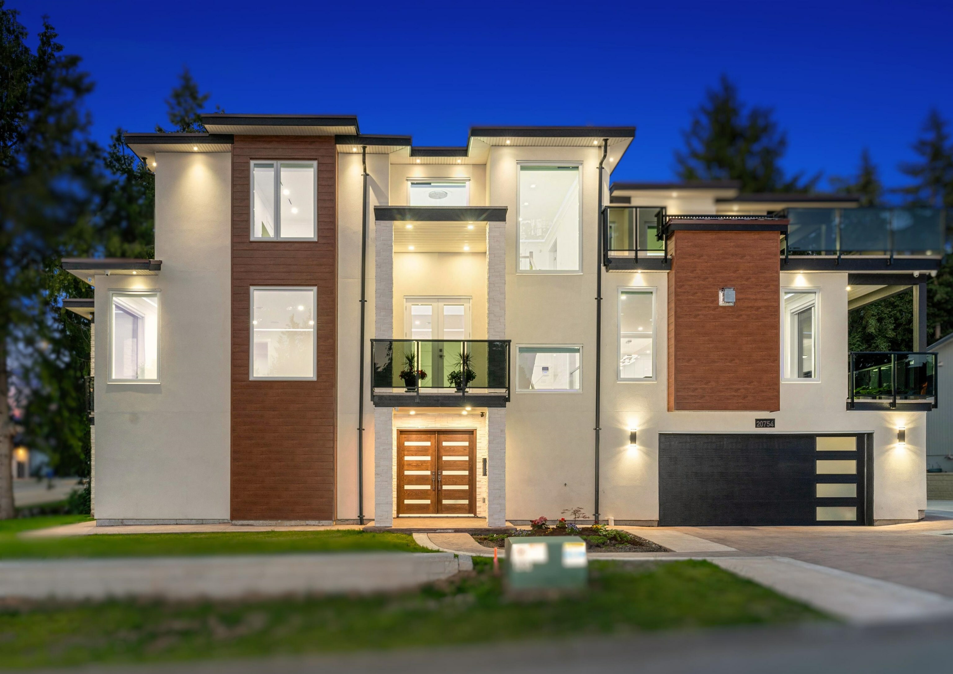 Property Photo: 20754 48 Avenue BC V3A 3L8