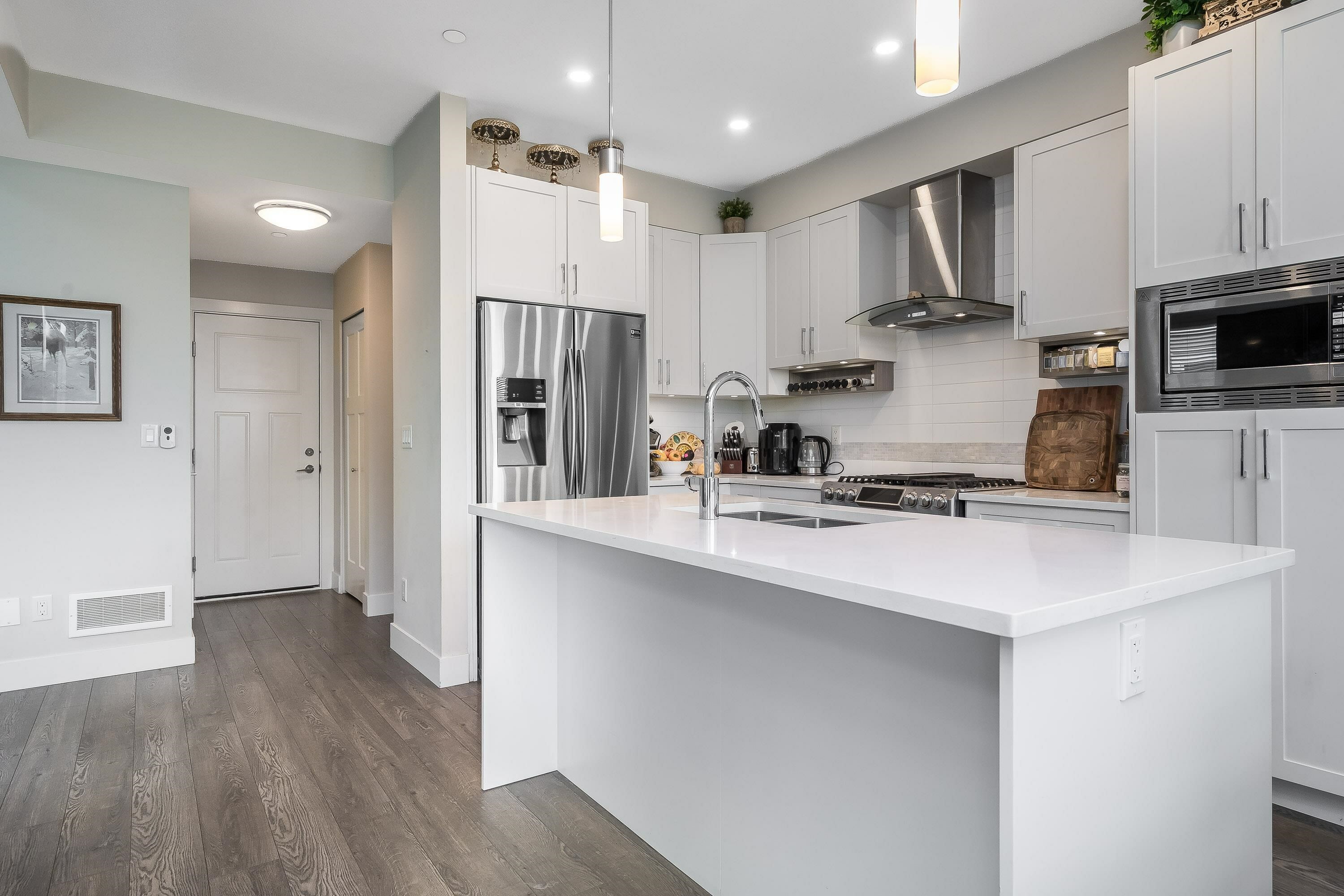 Property Photo: 1816 Osprey Drive 203 BC V4M 0B8