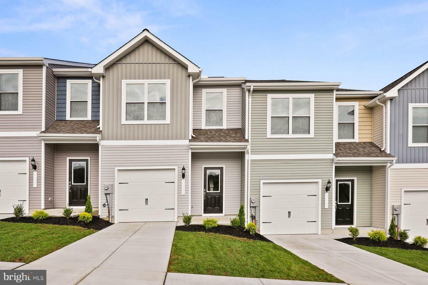 Property Photo: 60 Cranston Court WV 25419