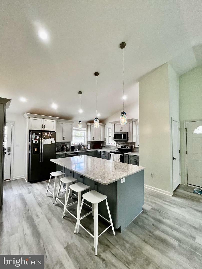 Property Photo: 527 Monroe Bay Avenue VA 22443
