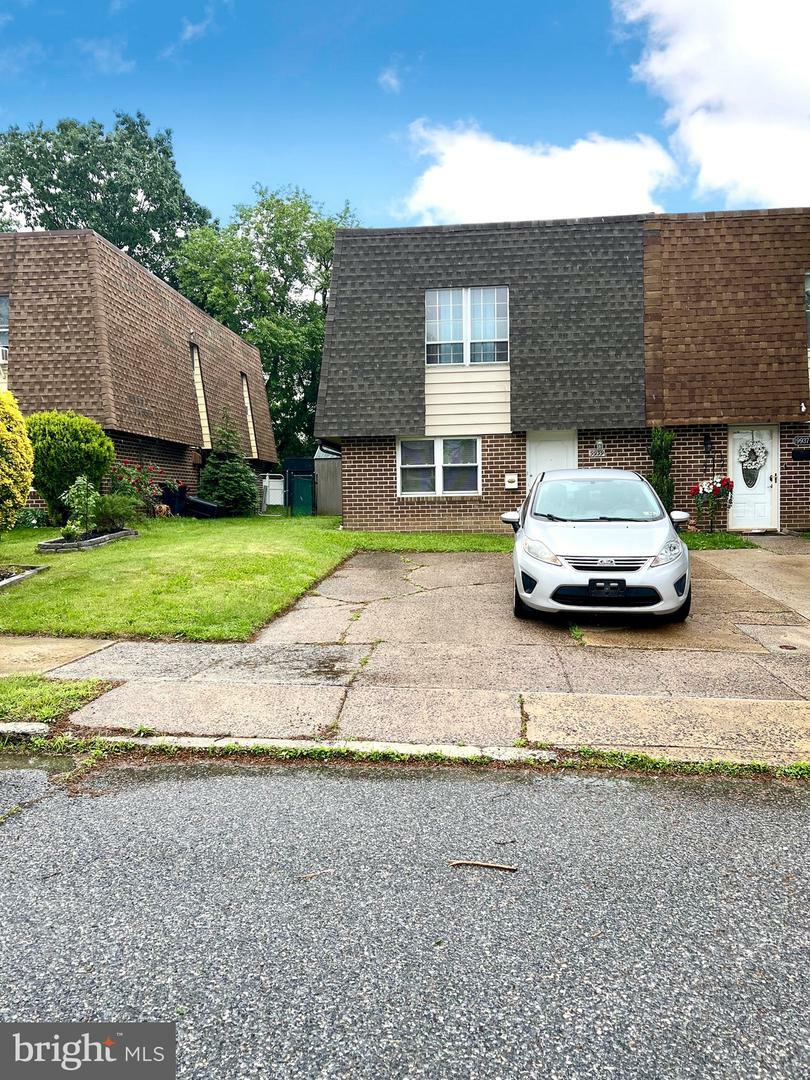 Property Photo: 9939 Wingtip Road PA 19115