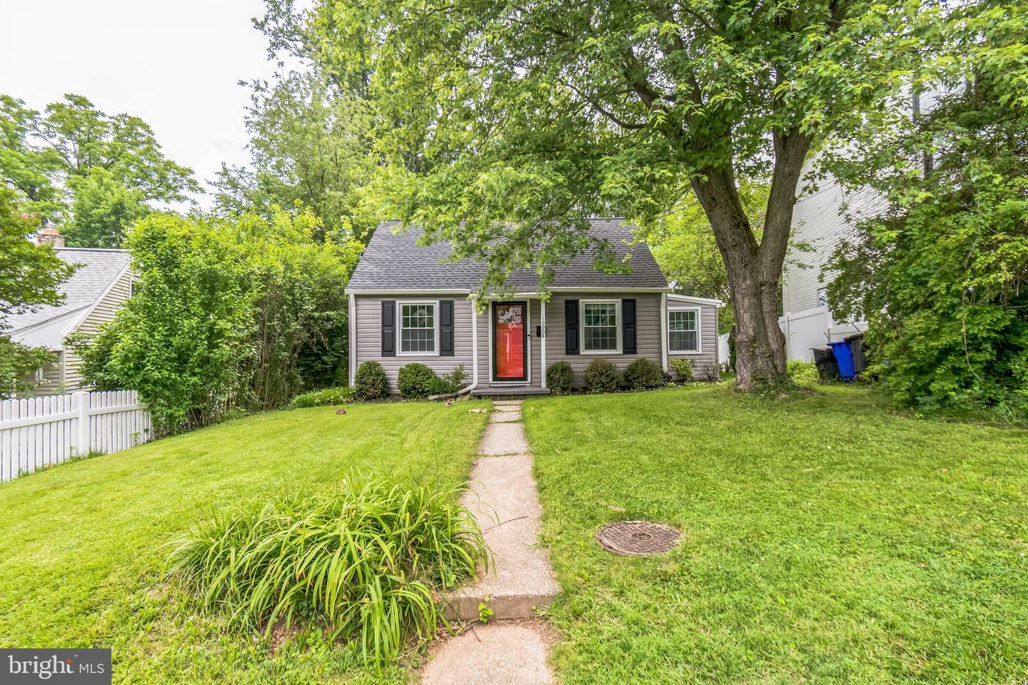 Property Photo: 10904 Devin Place MD 20895