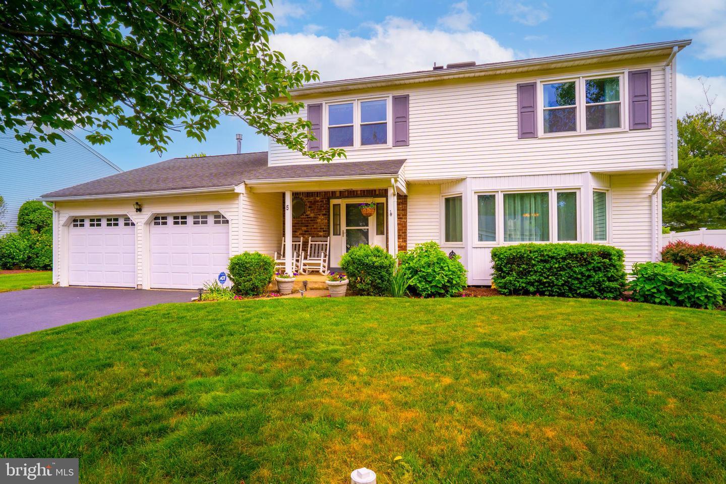 Property Photo: 5 Wetherhill Way NJ 08810