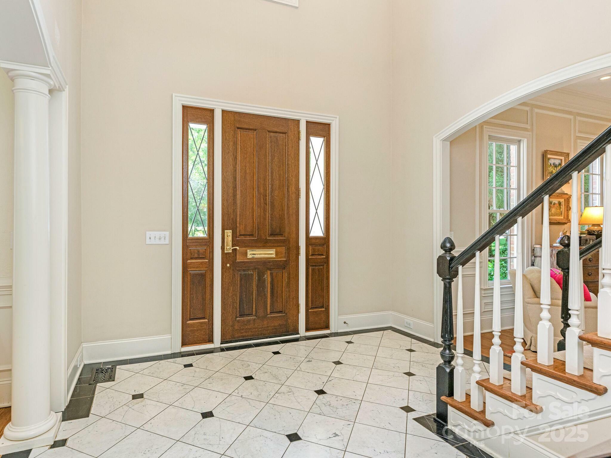 Property Photo: 2516 Selwyn Avenue NC 28209