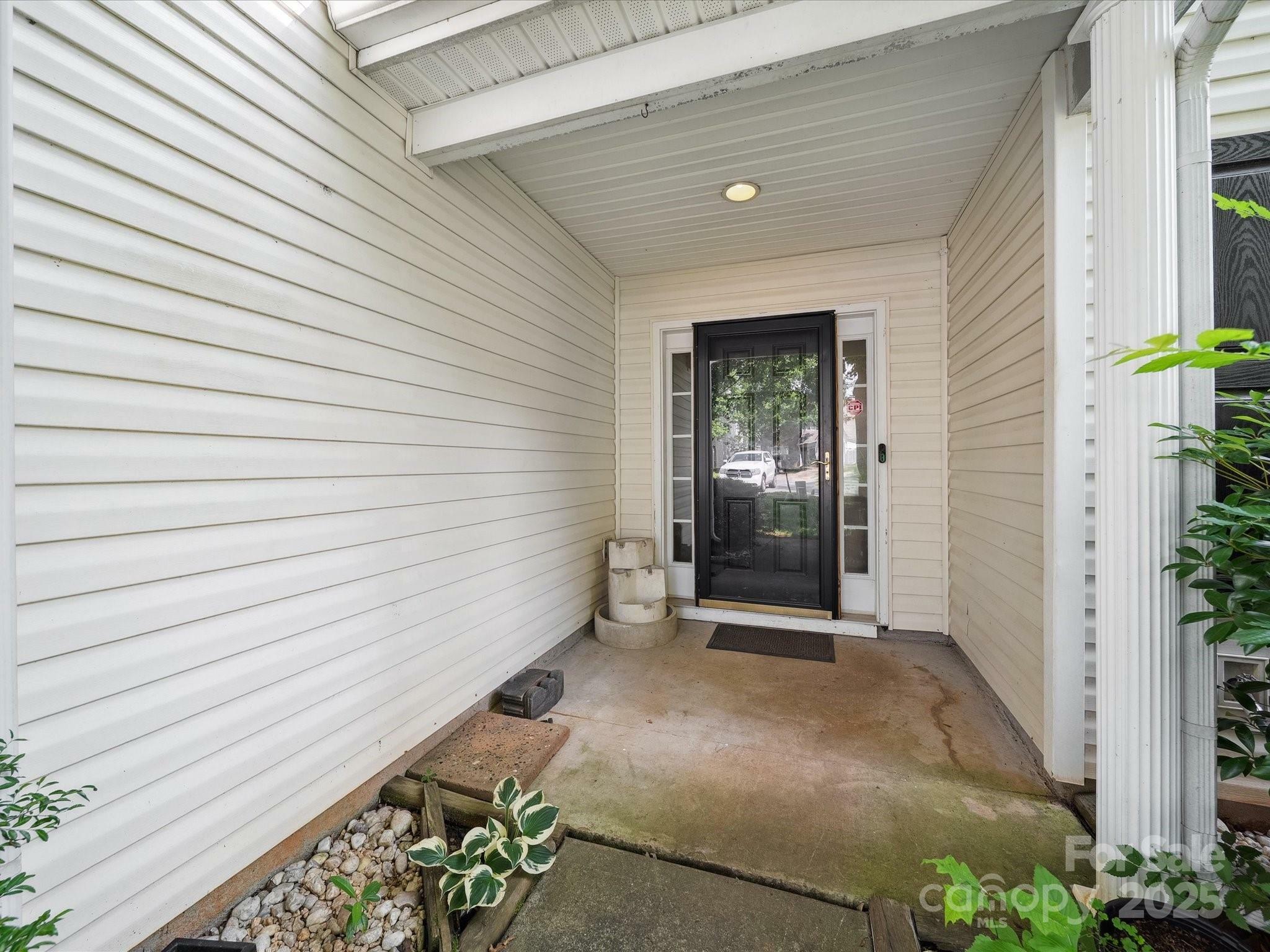 Property Photo: 3014 Robin Terry Court NC 28208