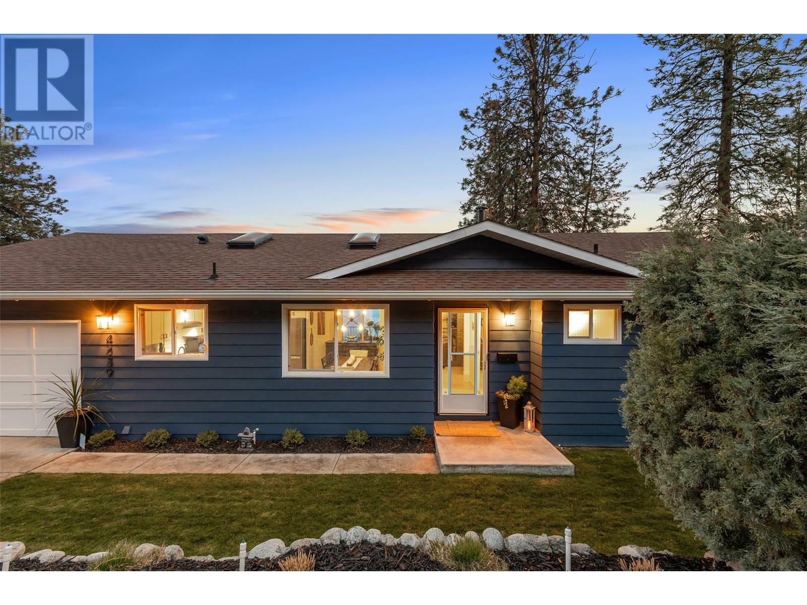 Property Photo: 4239 4th Avenue BC V0H 1X5