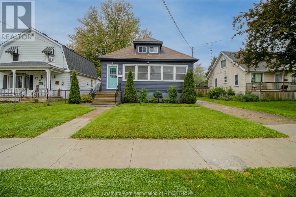 Property Photo: 39 Lorne Avenue ON N8A 3Y8