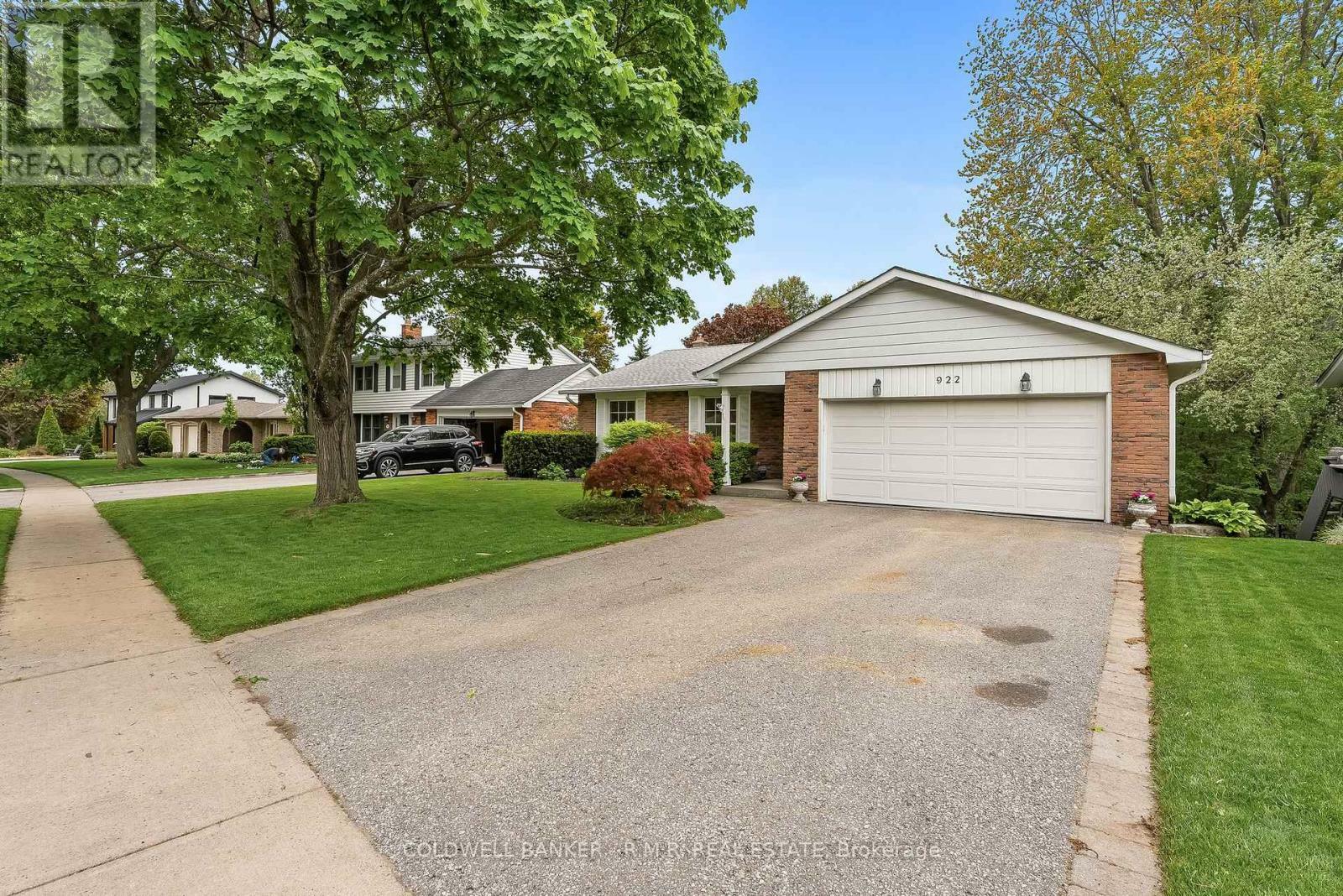 Photo de la propriété: 922 Wyldewood Drive ON L1G 4G1