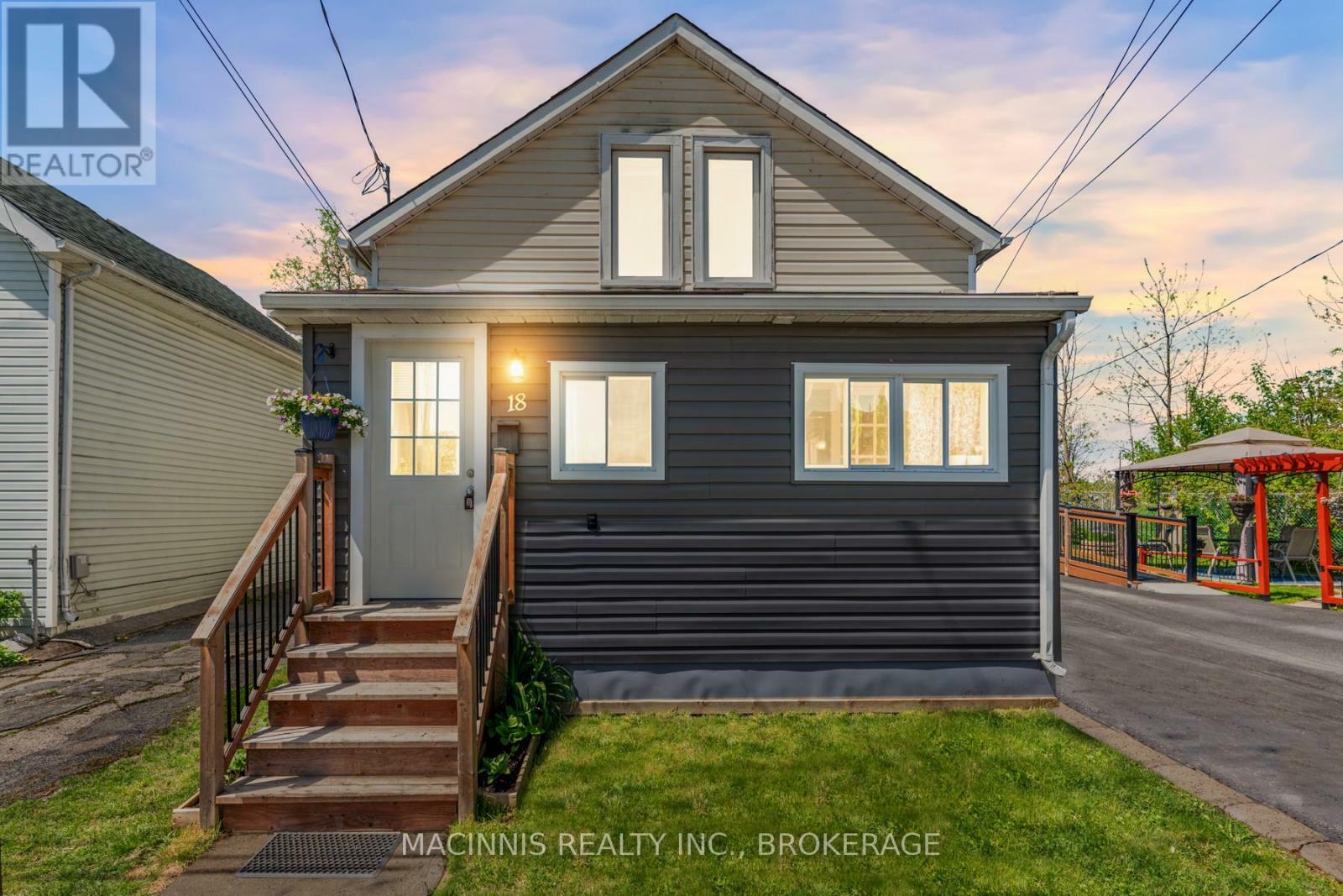 Property Photo: 18 Orchard Street ON K7K 2Z4