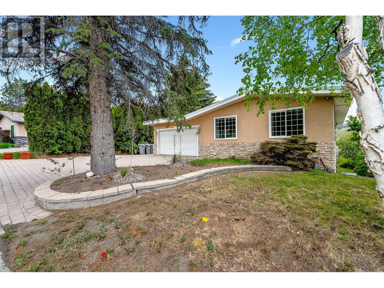 Photo de la propriété:  845 Gleneagles Drive  BC V2E 1K2 