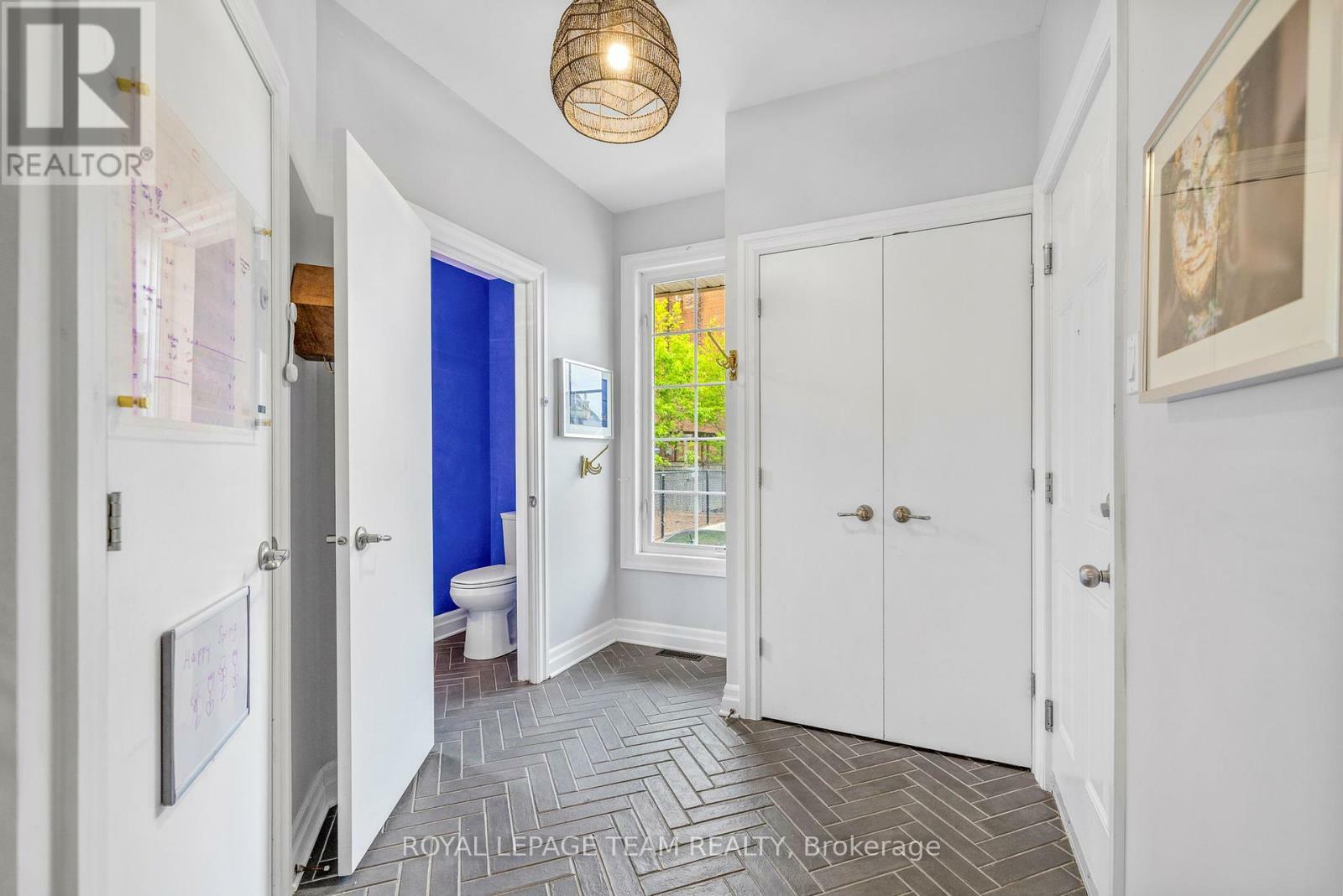 Property Photo: 17 Melrose Avenue H ON K1Y 1T8