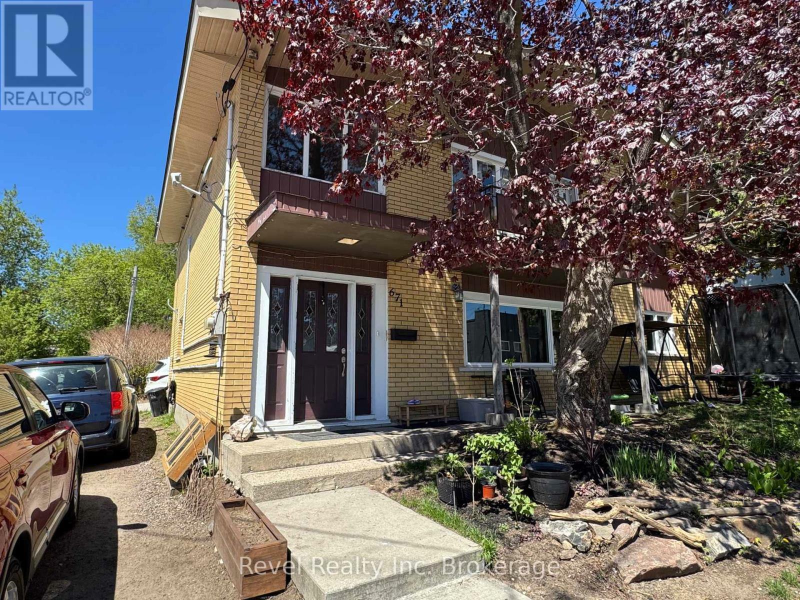 Property Photo: 671 Ann Street ON P1B 5L7