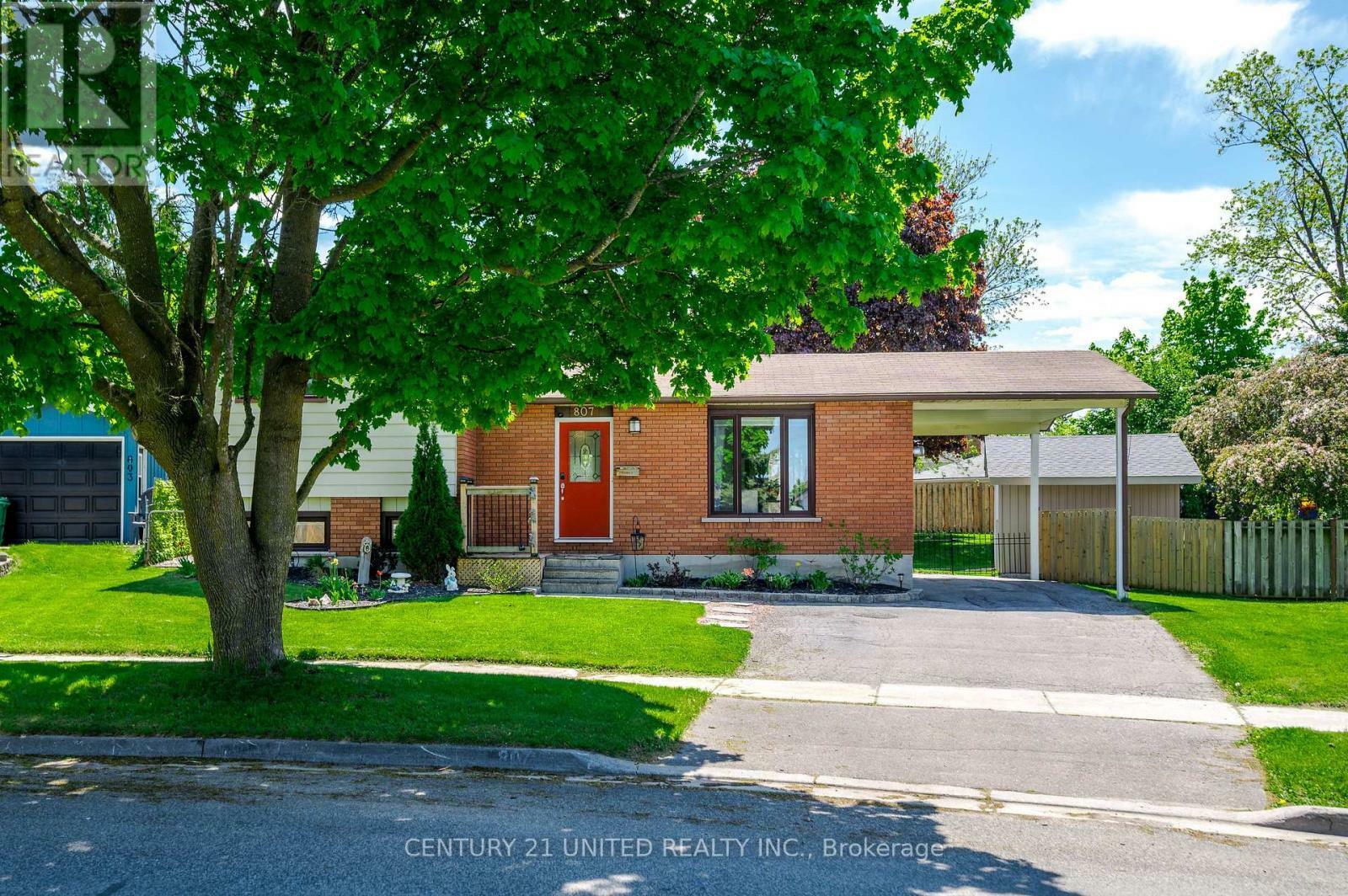 Property Photo: 807 Terrace Road ON K9J 1J4