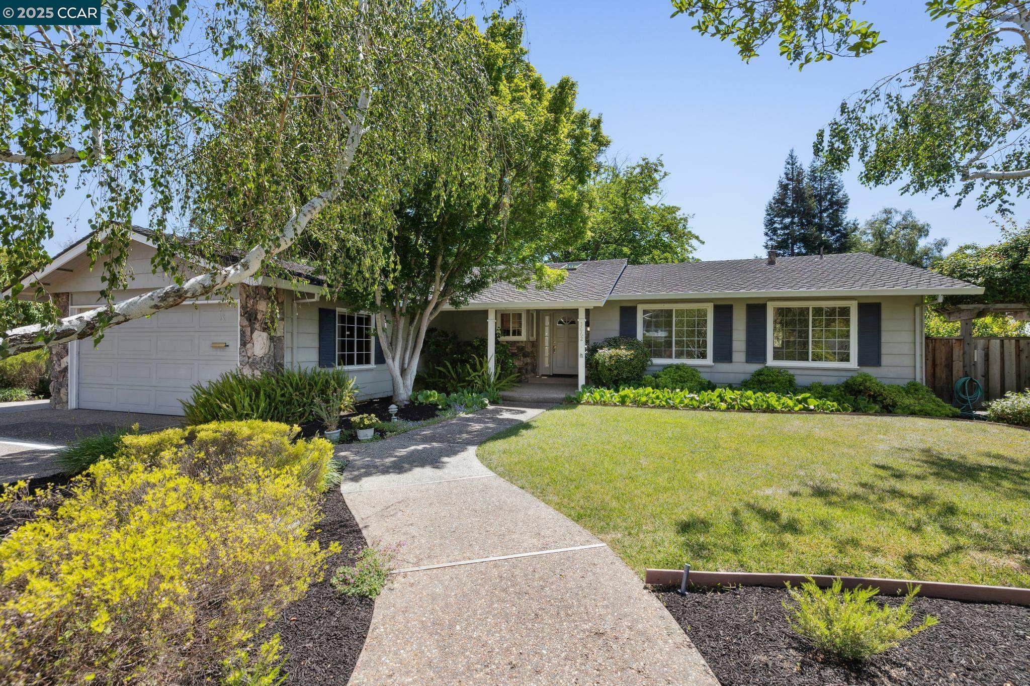 Property Photo: 3662 Perada Dr CA 94598