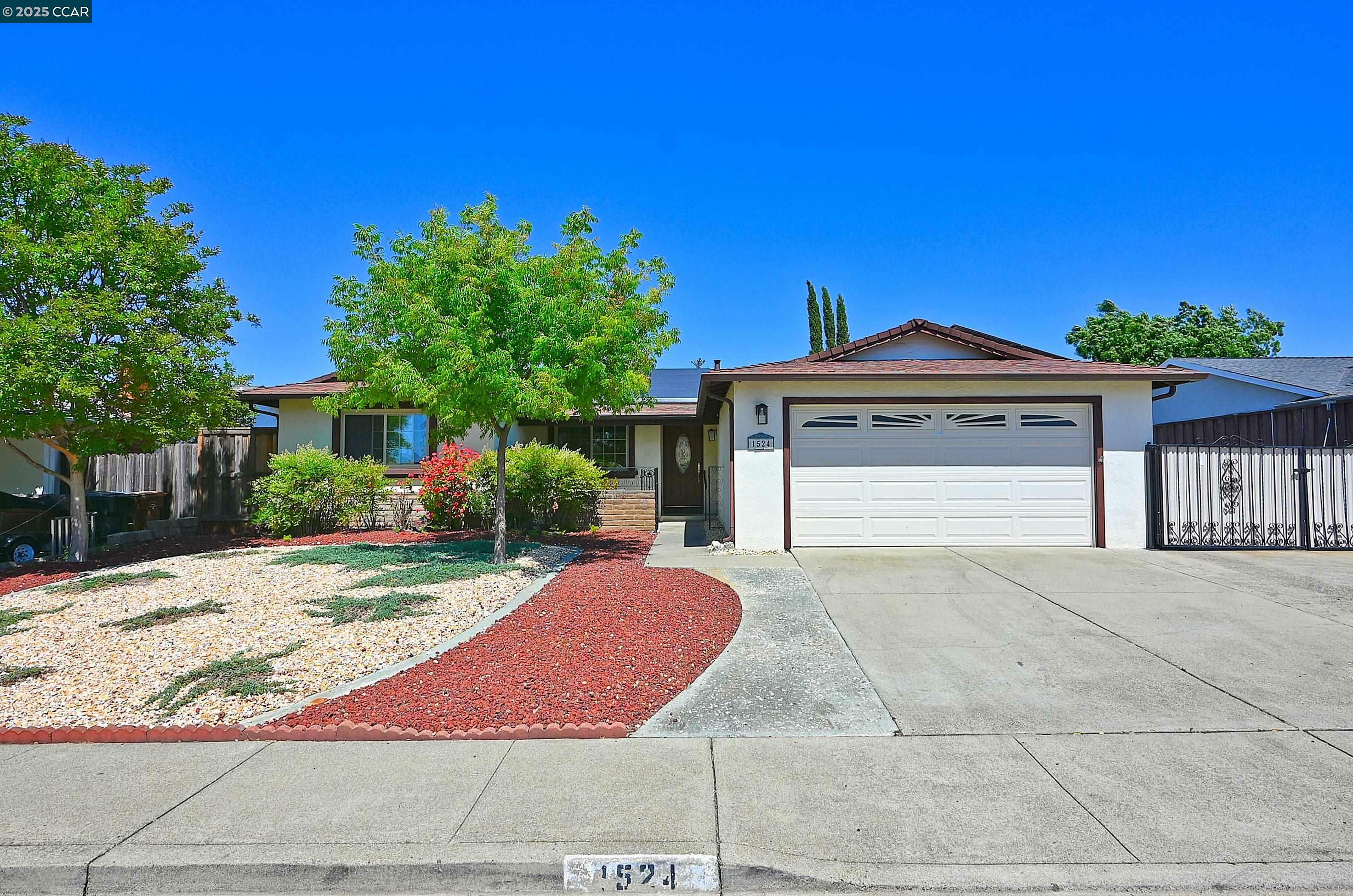 1524 Martindale Dr  Martinez CA 94553 photo