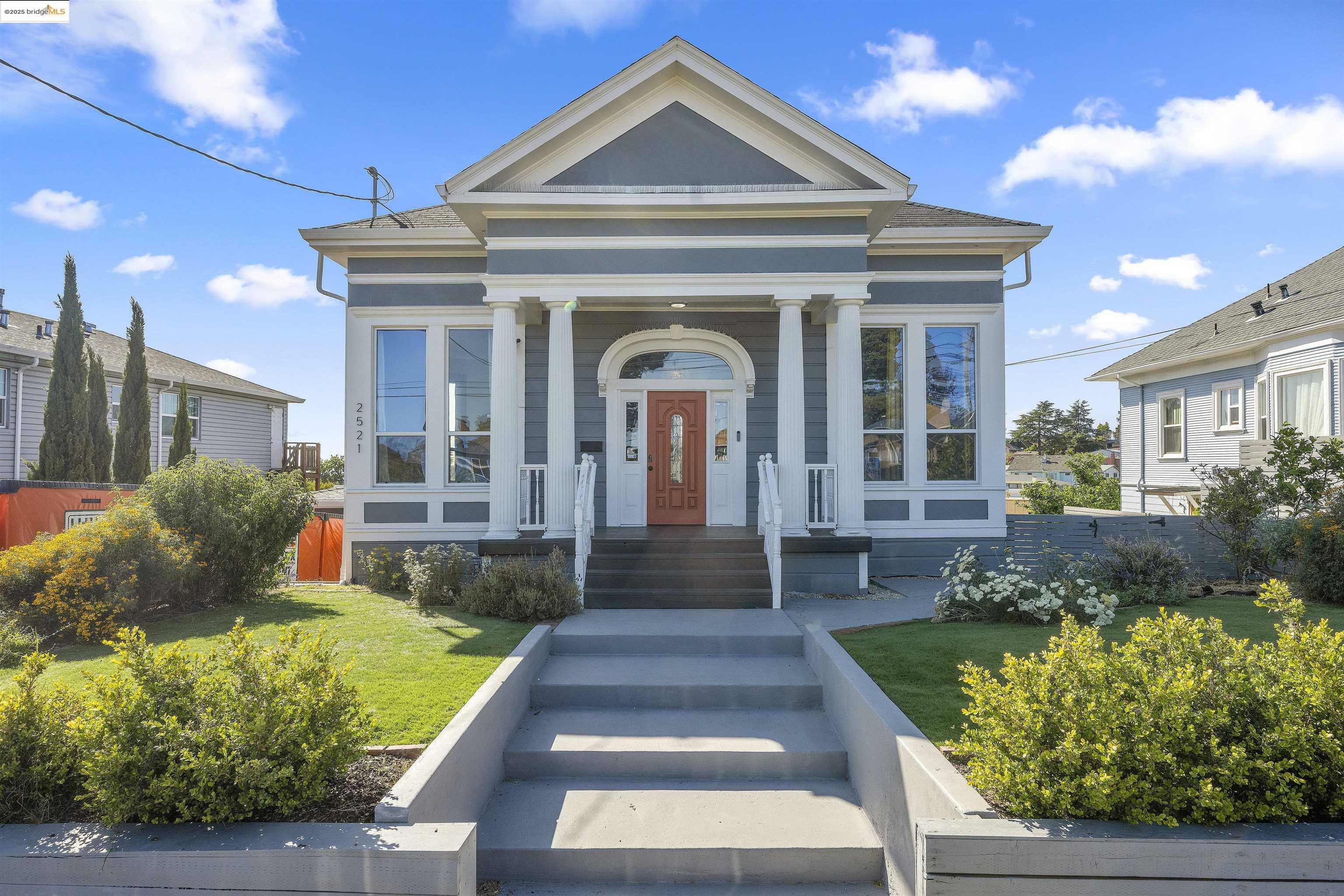 Property Photo: 2521 Grande Vista Ave CA 94601