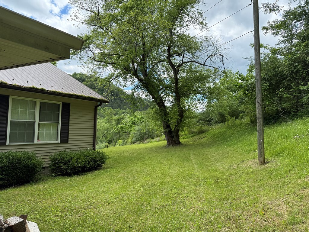 Property Photo: 6112 Ky. Rt. 302 KY 41240