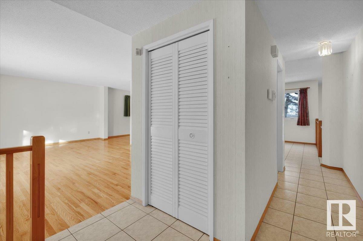 Photo de la propriété:  5219 125 Street NW  AB T6H 3V7 