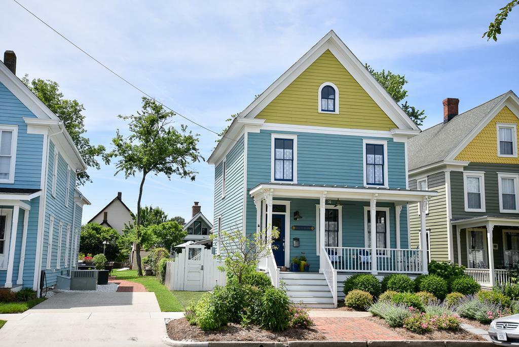 Property Photo: 420 Randolph Ave VA 23310